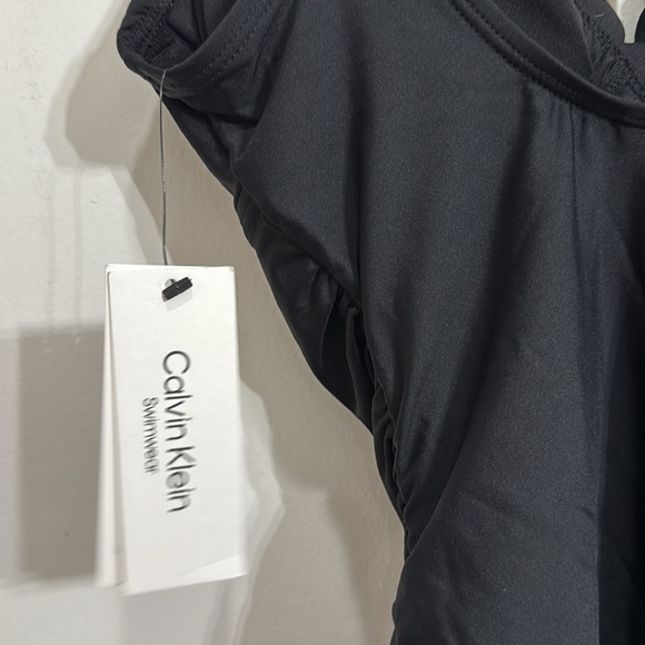 Calvin Klein Black Scalloped Neck One Piece Swimsuit Size 6 - Picture 3 of 5